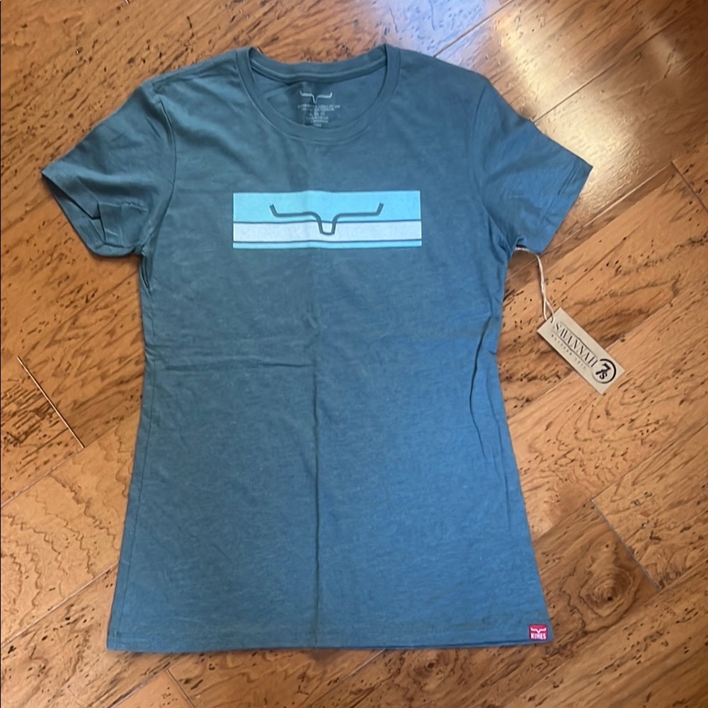 NWT Women's Kimes Ranch Graphic T